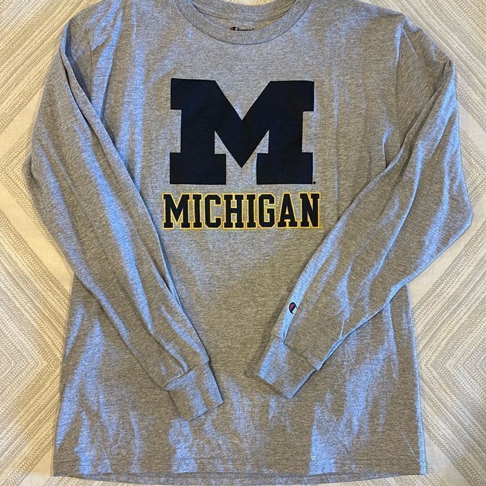Champion Boys M Michigan Long Sleeve Grey T-shirt - Size XL (14/16)